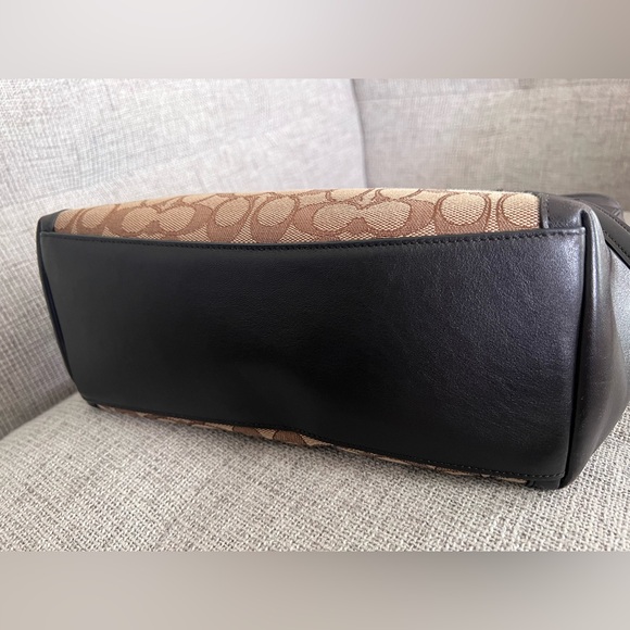 EUC Coach Brown Signature Jacquard Leather Shoulder Bag - Picture 7 of 8